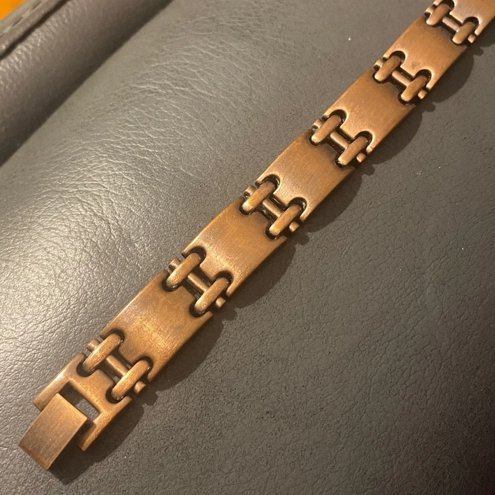 Elegant Copper Tone Metal Magnetic Hourglass-Shaped Link Design Bracelet